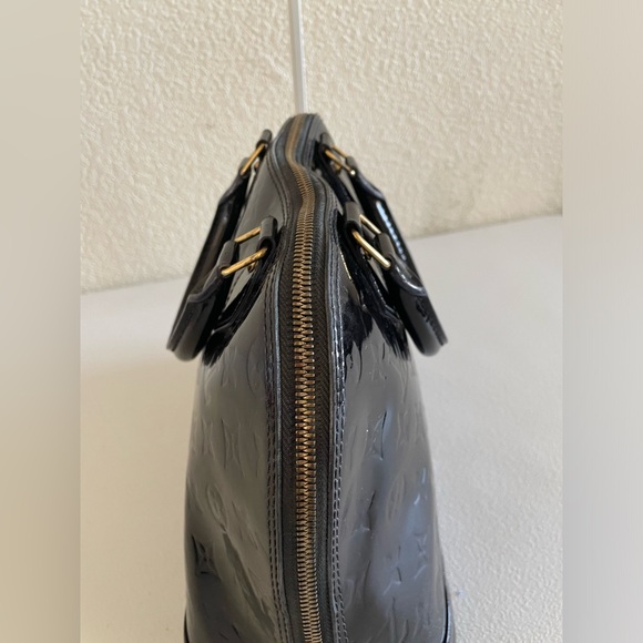 Louis Vuitton Alma bag - Picture 10 of 10